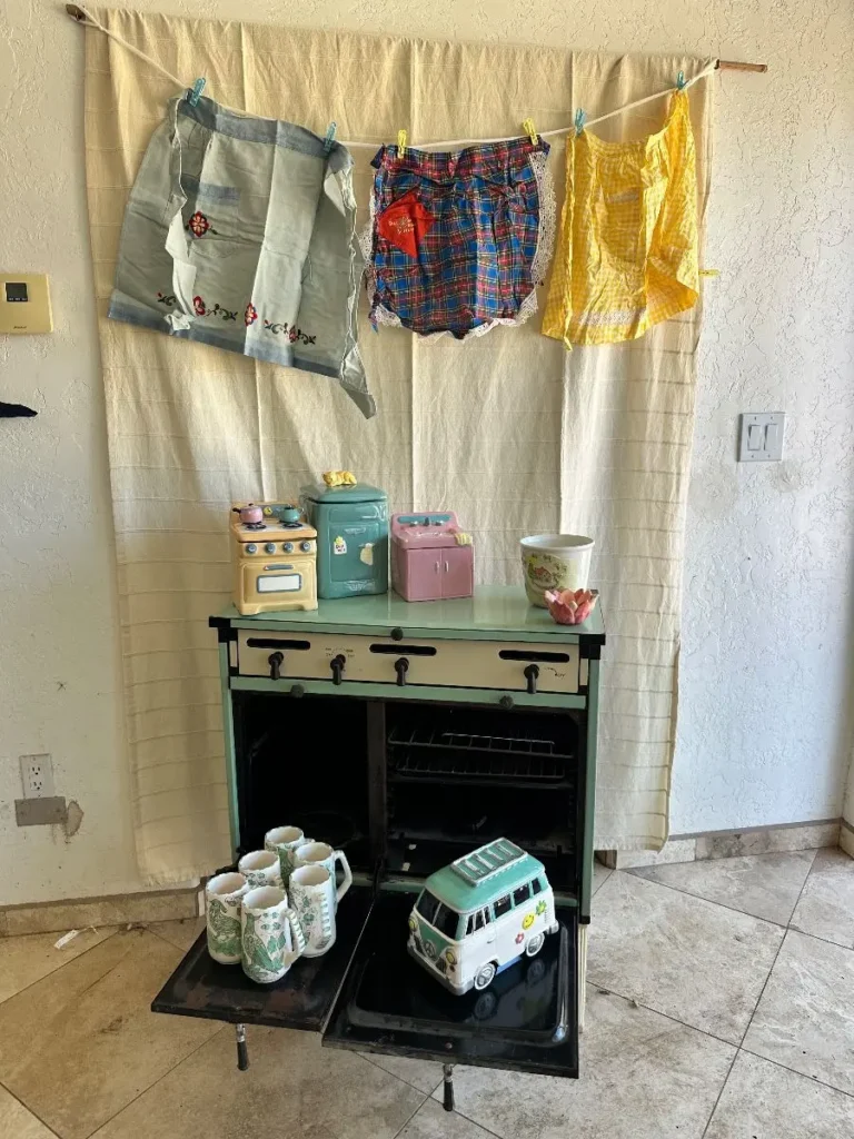 I love this vintage setup -- estate sale in Cave Creek, AZ
