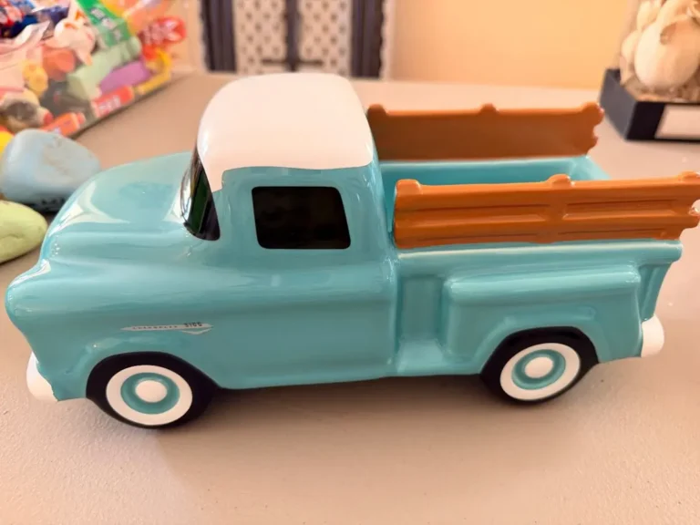 Item from the 50% OFF SATURDAY! Collectibles & Christmas in Sun Lakes with Busy Bees! estate sale in Chandler, AZ