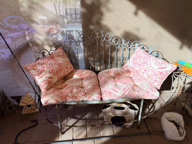Item from the 50% OFF SATURDAY! Collectibles & Christmas in Sun Lakes with Busy Bees! estate sale in Chandler, AZ