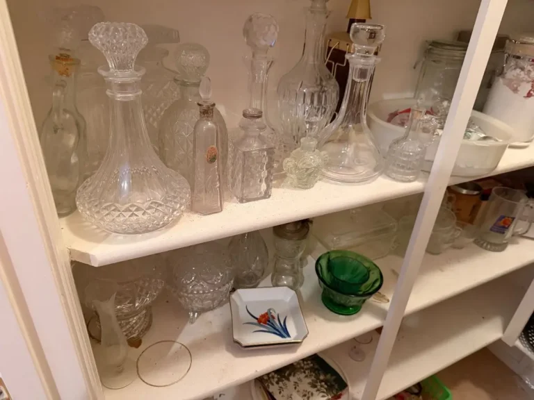 Item from the 50% off SATURDAY! THE GREAT COLLECTIBLE CRAZE WITH BUSY BEES! estate sale in Gilbert, AZ