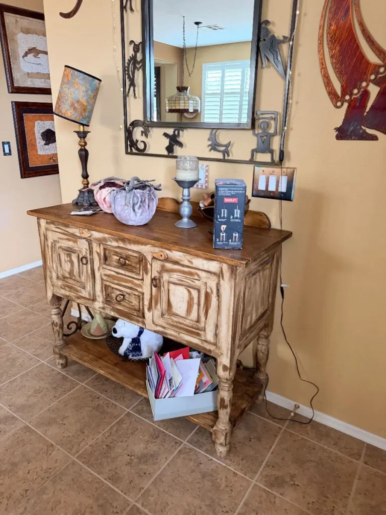 Item from the MORE DEALS ON SUNDAY! Southwest and The Art of Entertaining GATE CODE #2471 estate sale in Mesa, AZ