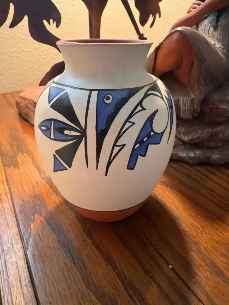 Item from the Whiskers, Wings and Southwestern Things with Busy Bees! estate sale in Mesa, AZ
