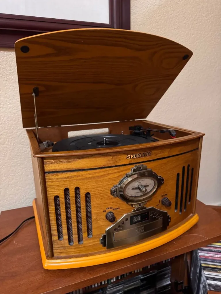 Item from the Whiskers, Wings and Southwestern Things with Busy Bees! estate sale in Mesa, AZ