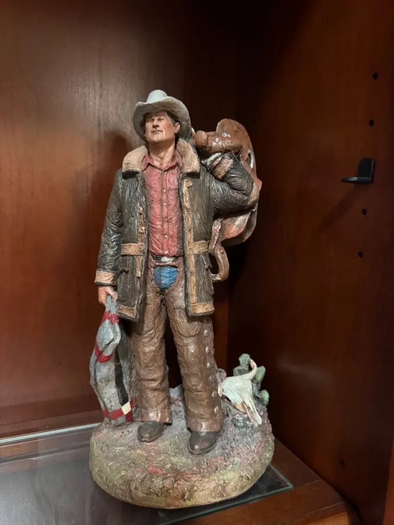 Item from the Whiskers, Wings and Southwestern Things with Busy Bees! estate sale in Mesa, AZ
