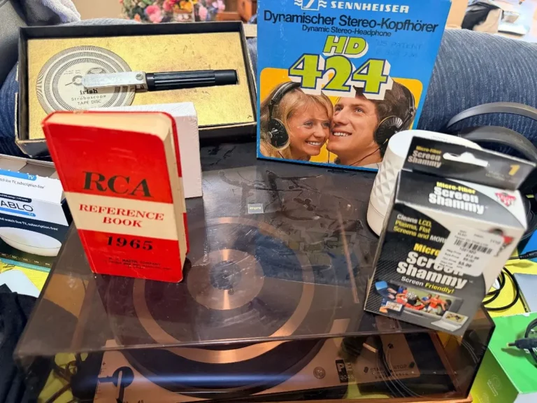 Item from the Whiskers, Wings and Southwestern Things with Busy Bees! estate sale in Mesa, AZ