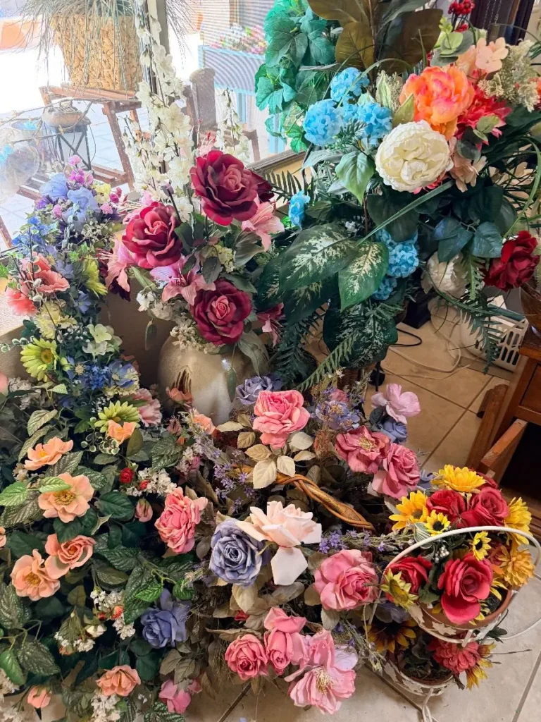 Item from the Whiskers, Wings and Southwestern Things with Busy Bees! estate sale in Mesa, AZ