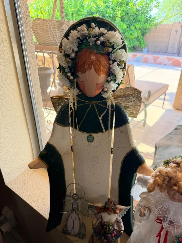 Item from the Whiskers, Wings and Southwestern Things with Busy Bees! estate sale in Mesa, AZ
