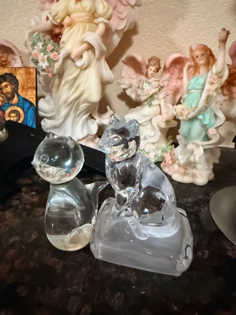Item from the Whiskers, Wings and Southwestern Things with Busy Bees! estate sale in Mesa, AZ
