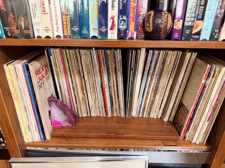 Item from the Whiskers, Wings and Southwestern Things with Busy Bees! estate sale in Mesa, AZ