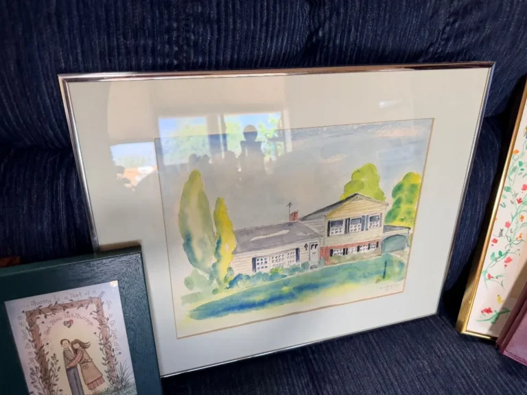 Item from the Whiskers, Wings and Southwestern Things with Busy Bees! estate sale in Mesa, AZ