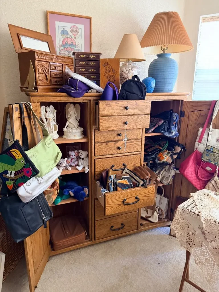 Item from the Whiskers, Wings and Southwestern Things with Busy Bees! estate sale in Mesa, AZ