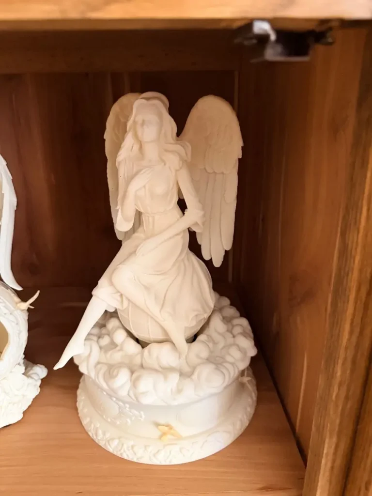 Item from the Whiskers, Wings and Southwestern Things with Busy Bees! estate sale in Mesa, AZ