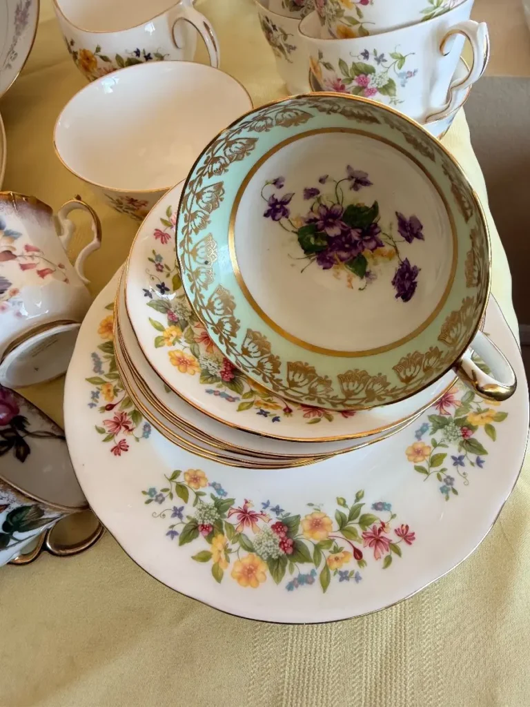 Item from the Whiskers, Wings and Southwestern Things with Busy Bees! estate sale in Mesa, AZ