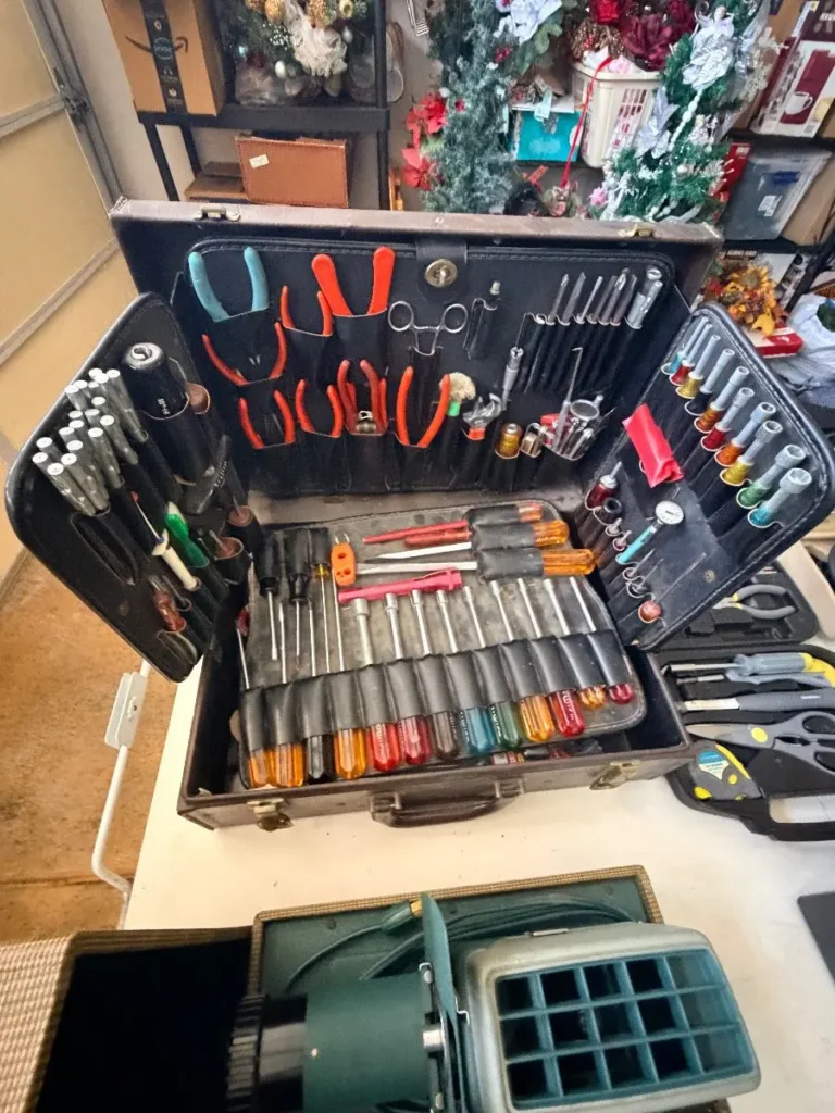 Item from the Whiskers, Wings and Southwestern Things with Busy Bees! estate sale in Mesa, AZ