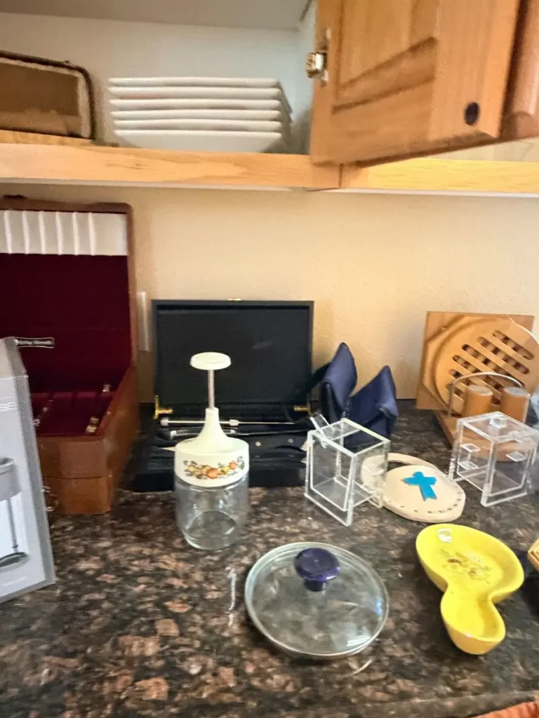 Item from the Whiskers, Wings and Southwestern Things with Busy Bees! estate sale in Mesa, AZ