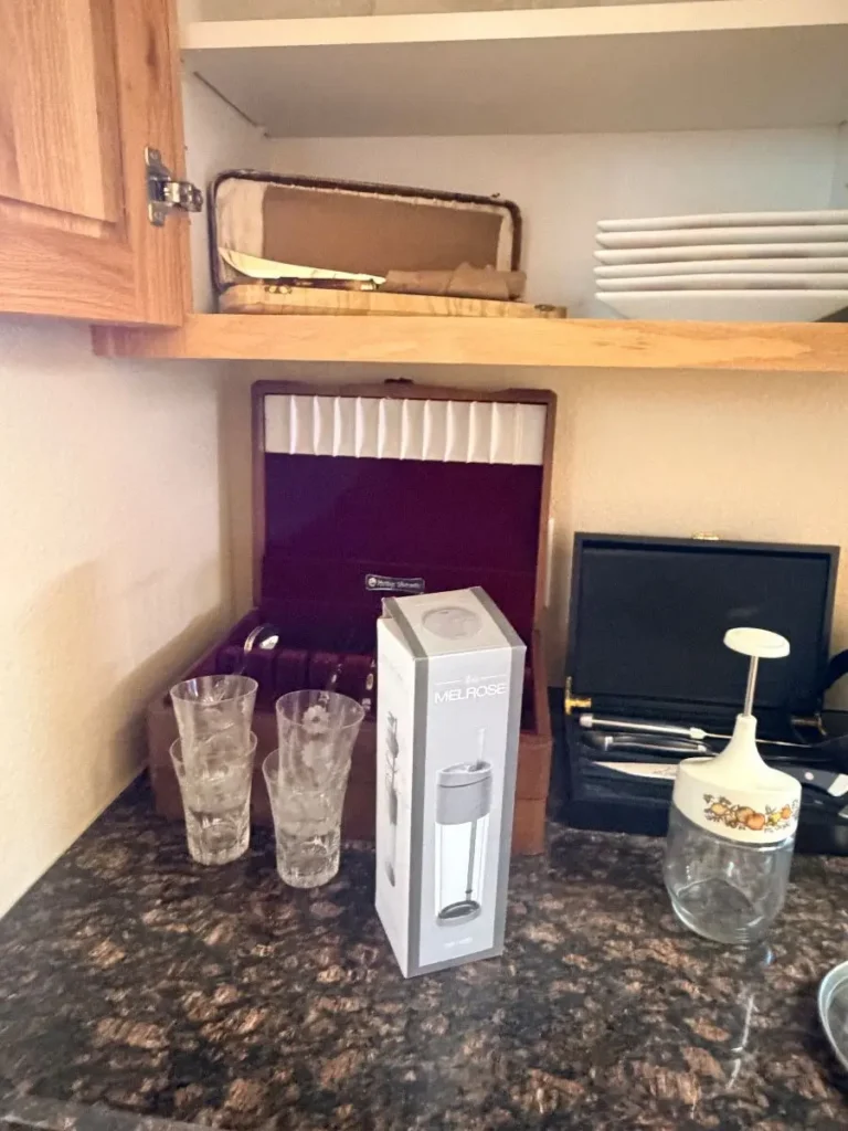 Item from the Whiskers, Wings and Southwestern Things with Busy Bees! estate sale in Mesa, AZ