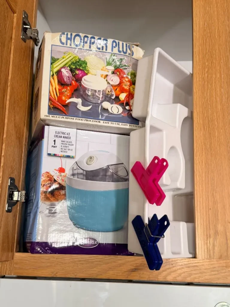 Item from the Whiskers, Wings and Southwestern Things with Busy Bees! estate sale in Mesa, AZ
