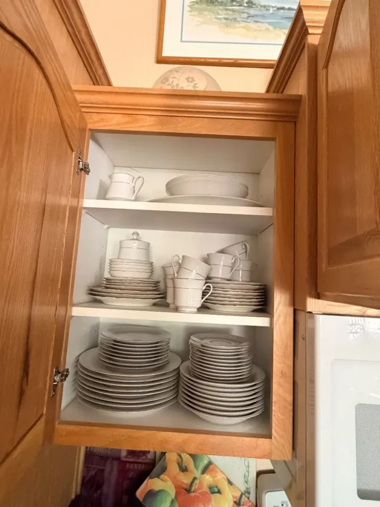 Item from the Whiskers, Wings and Southwestern Things with Busy Bees! estate sale in Mesa, AZ