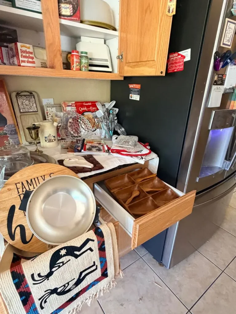 Item from the Whiskers, Wings and Southwestern Things with Busy Bees! estate sale in Mesa, AZ
