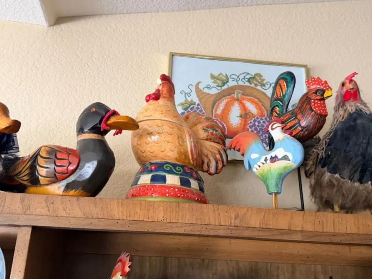 Item from the Whiskers, Wings and Southwestern Things with Busy Bees! estate sale in Mesa, AZ