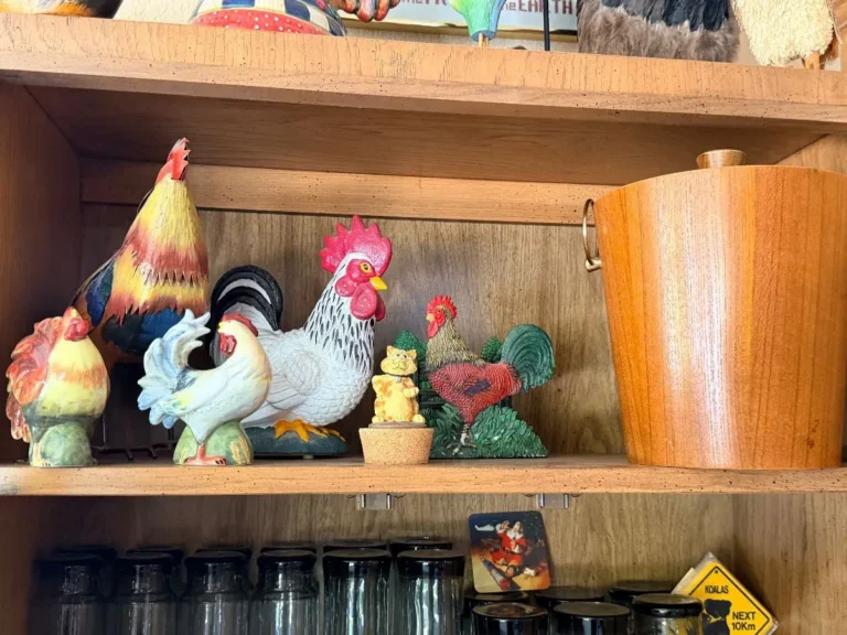 Item from the Whiskers, Wings and Southwestern Things with Busy Bees! estate sale in Mesa, AZ