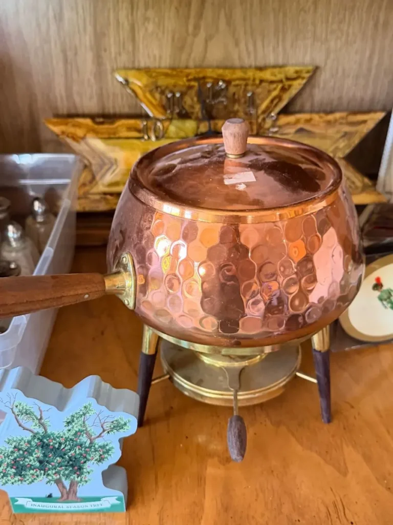 Item from the Whiskers, Wings and Southwestern Things with Busy Bees! estate sale in Mesa, AZ