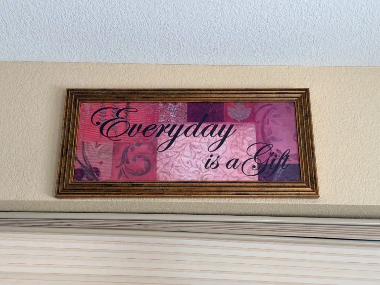 Item from the Whiskers, Wings and Southwestern Things with Busy Bees! estate sale in Mesa, AZ