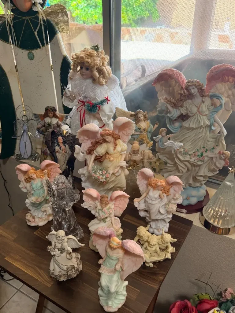 Item from the Whiskers, Wings and Southwestern Things with Busy Bees! estate sale in Mesa, AZ