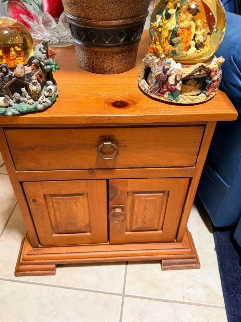 Item from the Whiskers, Wings and Southwestern Things with Busy Bees! estate sale in Mesa, AZ