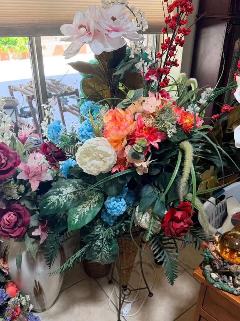 Item from the Whiskers, Wings and Southwestern Things with Busy Bees! estate sale in Mesa, AZ
