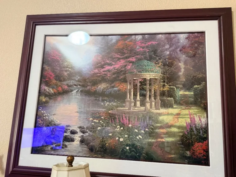 Item from the Whiskers, Wings and Southwestern Things with Busy Bees! estate sale in Mesa, AZ