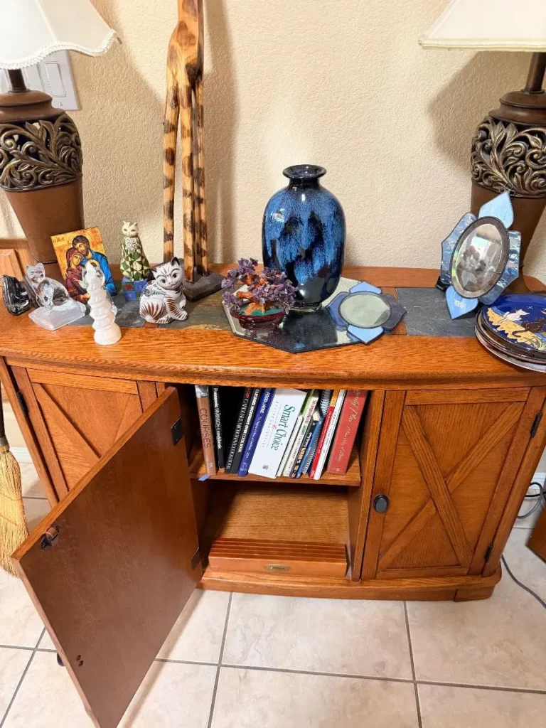 Item from the Whiskers, Wings and Southwestern Things with Busy Bees! estate sale in Mesa, AZ