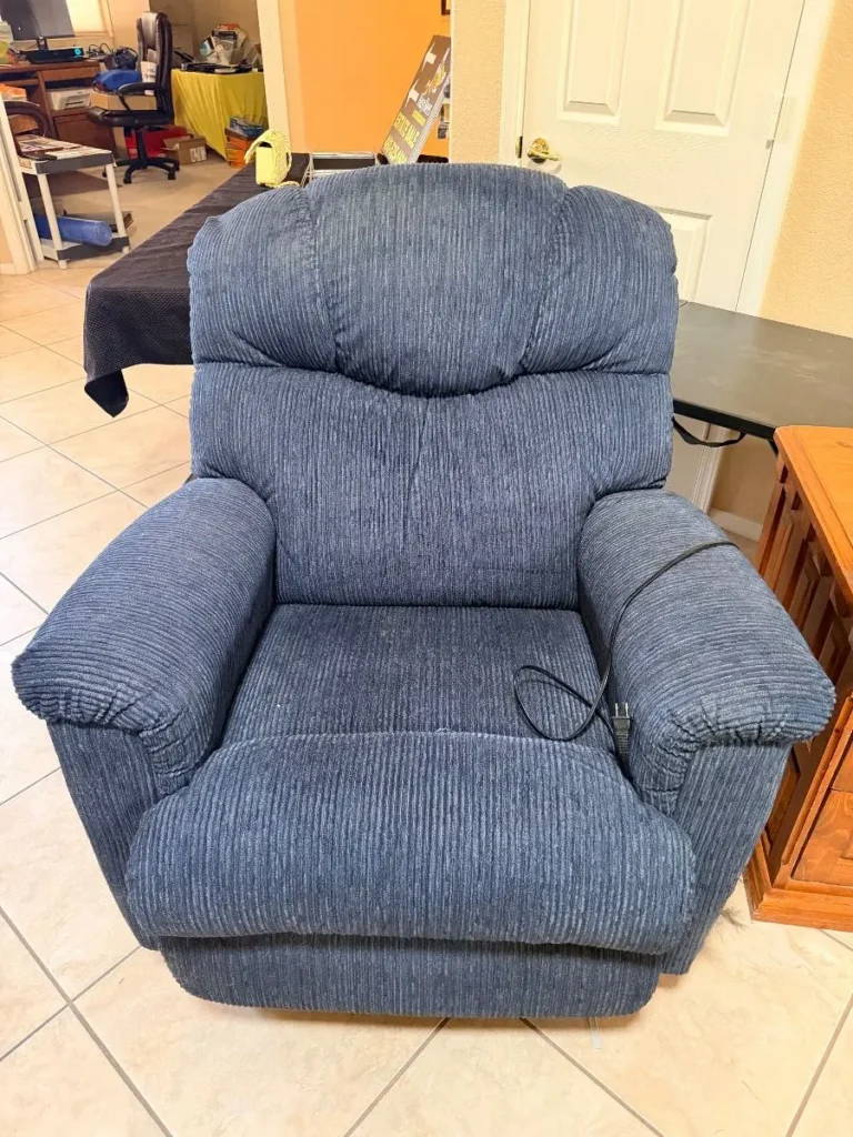 Item from the Whiskers, Wings and Southwestern Things with Busy Bees! estate sale in Mesa, AZ