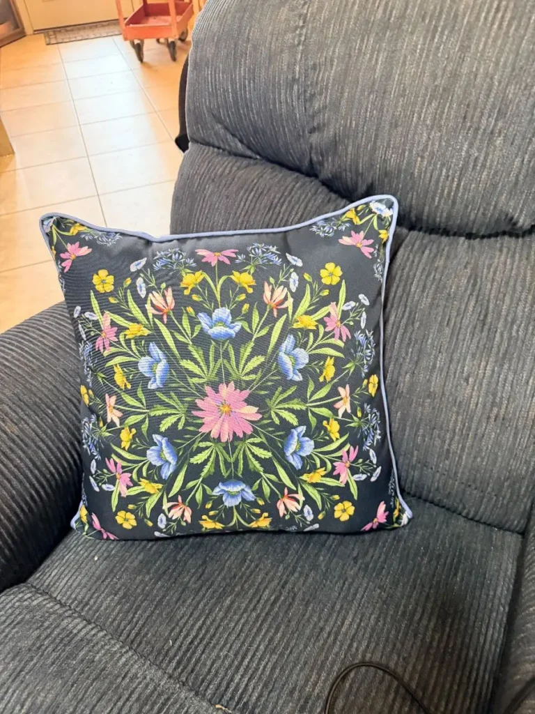 Item from the Whiskers, Wings and Southwestern Things with Busy Bees! estate sale in Mesa, AZ