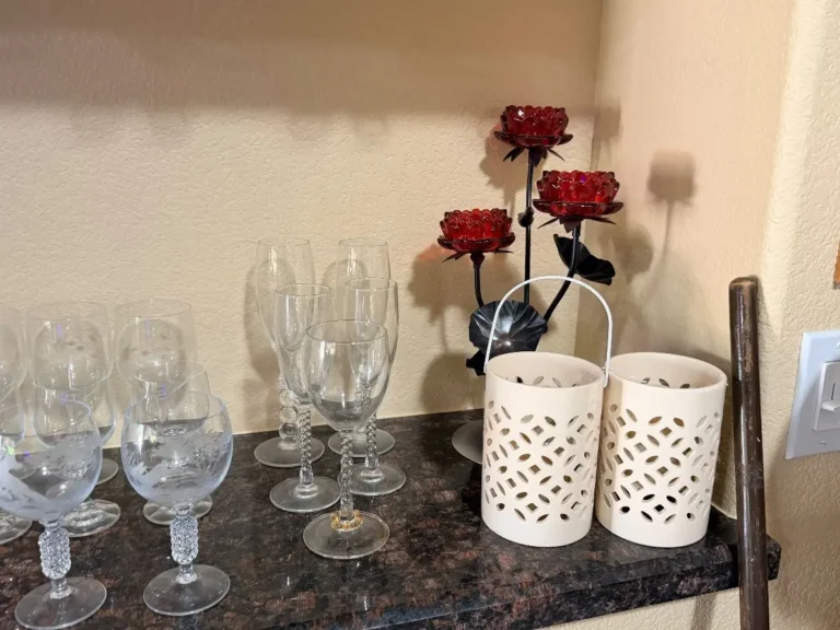 Item from the Whiskers, Wings and Southwestern Things with Busy Bees! estate sale in Mesa, AZ