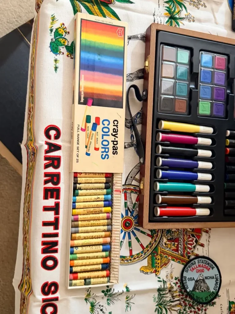 Item from the Whiskers, Wings and Southwestern Things with Busy Bees! estate sale in Mesa, AZ