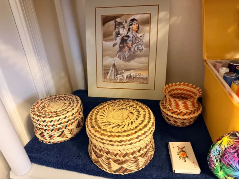 Item from the Whiskers, Wings and Southwestern Things with Busy Bees! estate sale in Mesa, AZ
