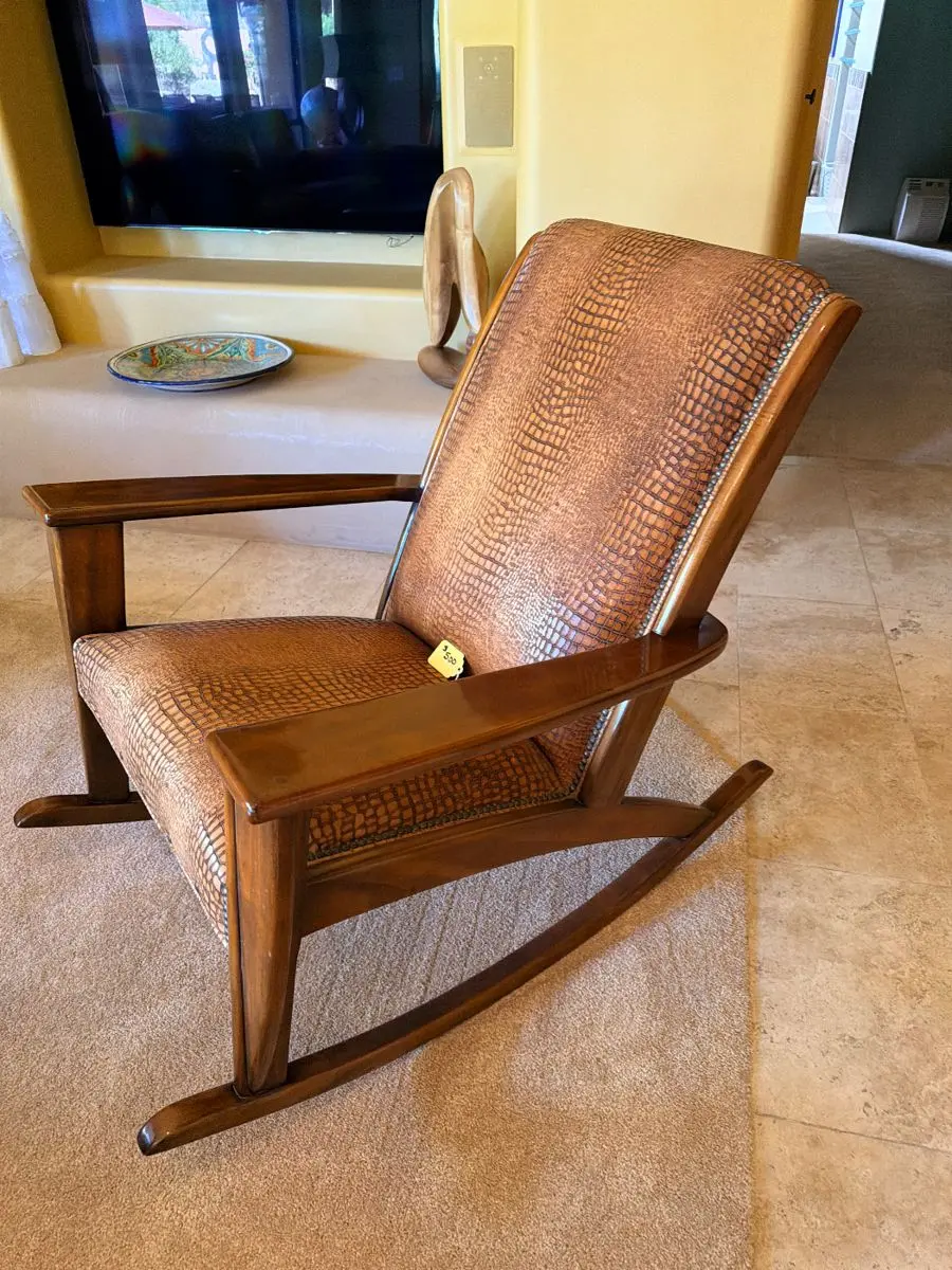 Item from the 25% OFF FRIDAY! Scottsdale Beauty with Busy Bees! estate sale in Scottsdale, AZ