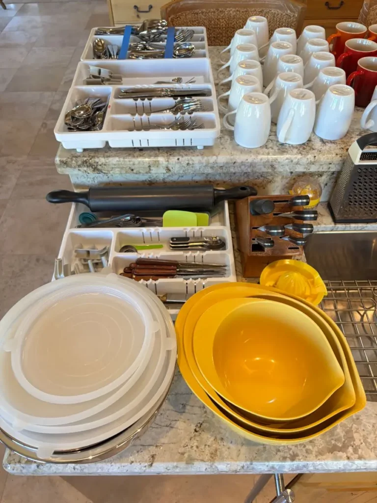 Item from the 25% OFF FRIDAY! Scottsdale Beauty with Busy Bees! estate sale in Scottsdale, AZ