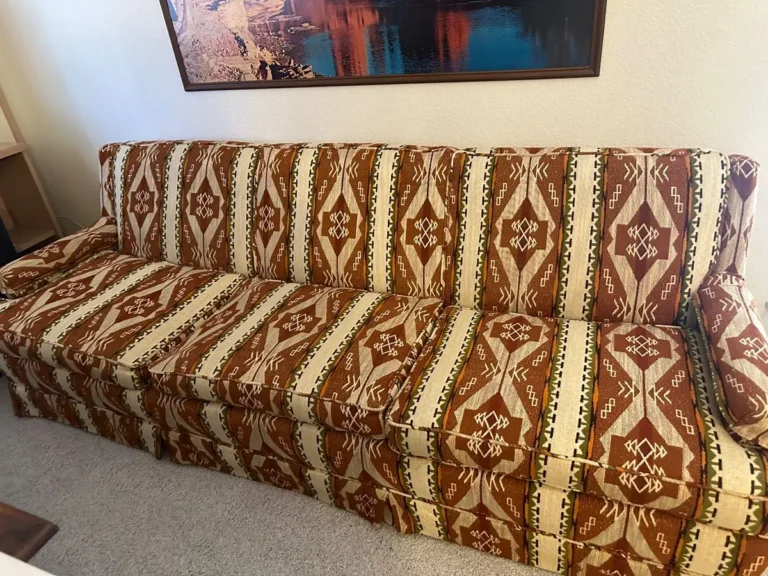 Item from the 50% OFF FINAL DAY SATURDAY! Sun City West Charmer with Busy Bees! estate sale in Sun City West, AZ