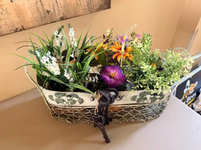 Item from the Packed Home by Busy Bees! estate sale in Scottsdale, AZ