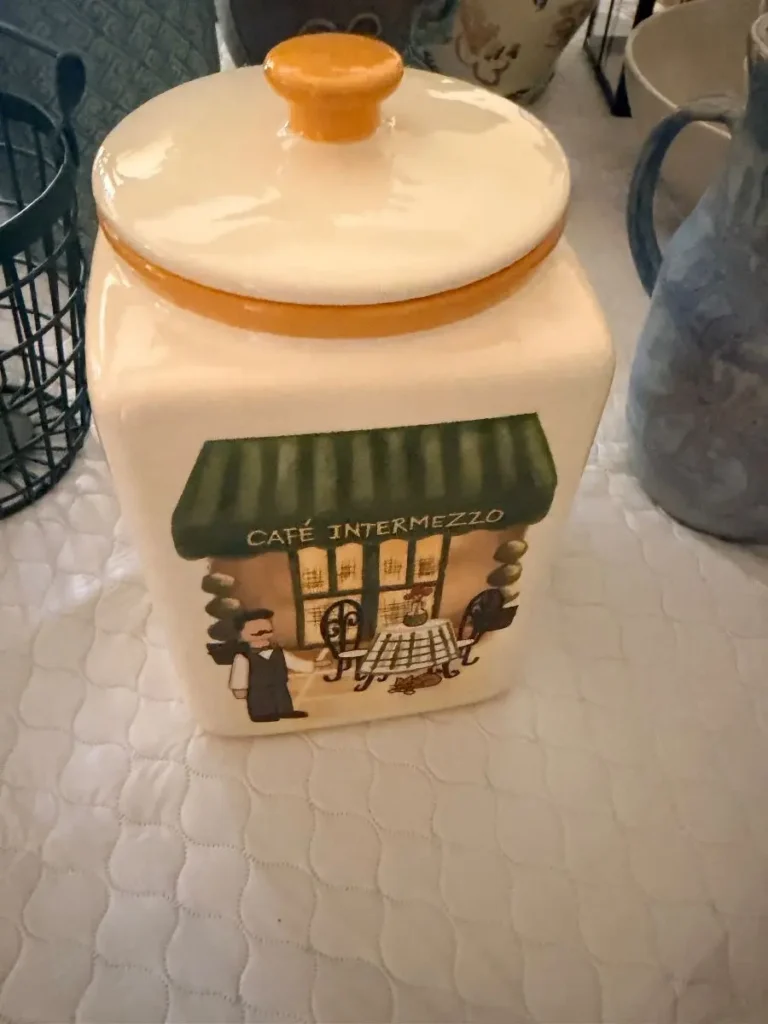 Item from the Packed Home by Busy Bees! estate sale in Scottsdale, AZ