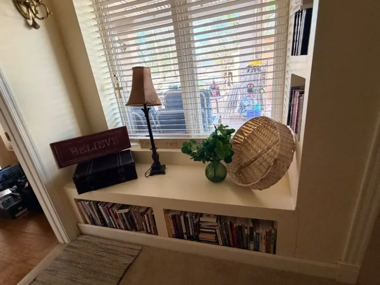 Item from the Packed Home by Busy Bees! estate sale in Scottsdale, AZ