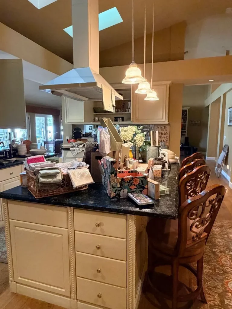 Item from the Packed Home by Busy Bees! estate sale in Scottsdale, AZ