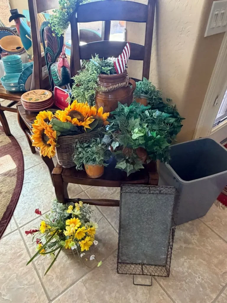 Item from the October Spectacular in Surprise with Busy Bees! estate sale in Surprise, AZ