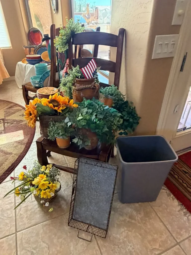 Item from the October Spectacular in Surprise with Busy Bees! estate sale in Surprise, AZ