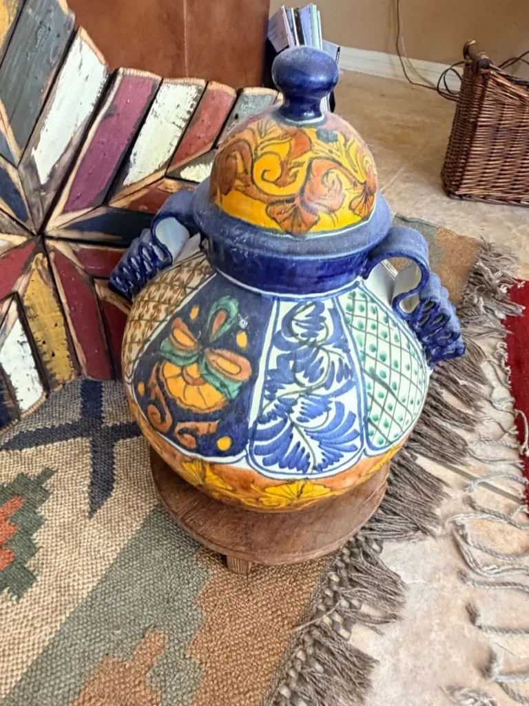 Item from the October Spectacular in Surprise with Busy Bees! estate sale in Surprise, AZ