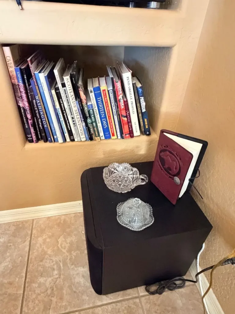 Item from the October Spectacular in Surprise with Busy Bees! estate sale in Surprise, AZ