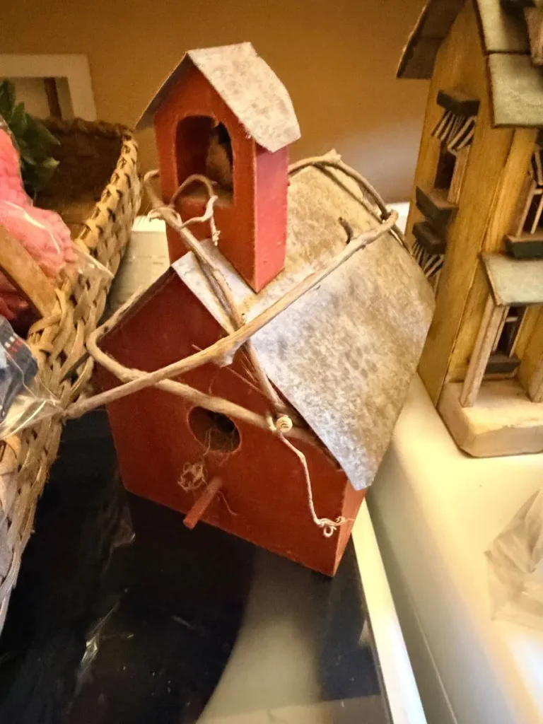 Item from the October Spectacular in Surprise with Busy Bees! estate sale in Surprise, AZ