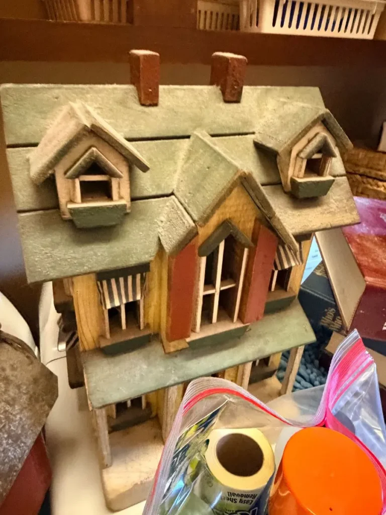 Item from the October Spectacular in Surprise with Busy Bees! estate sale in Surprise, AZ
